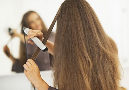 Πέντε συνήθειες που καταστρέφουν τα μαλλιά μας