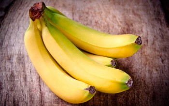 Η λύση για τις σκασμένες φτέρνες είναι οι... μπανάνες!