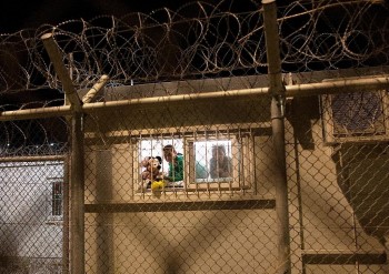 Στο πόδι οι εργαζόμενοι στο hot spot  της Μόριας μετά την άρνηση Μουζάλα να συναντηθεί μαζί τους