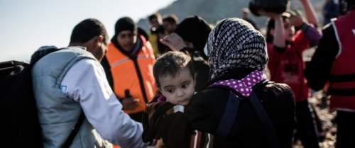 Στους 5000 οι εγκλωβισμένοι πρόσφυγες στη Λέσβο