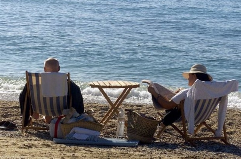 Τριήμερο Πρωτομαγιάς με υψηλές θερμοκρασίες και τοπικές καταιγίδες